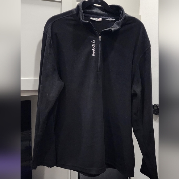 🌟 Reebok Black Quarter-Zip Fleece Pull Over - Picture 2 of 6